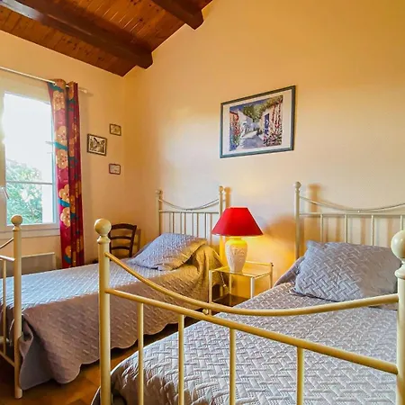 Au Calme A Proximite De La Villa *