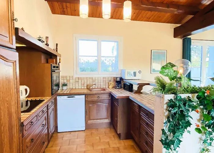 Au Calme à Proximité De La